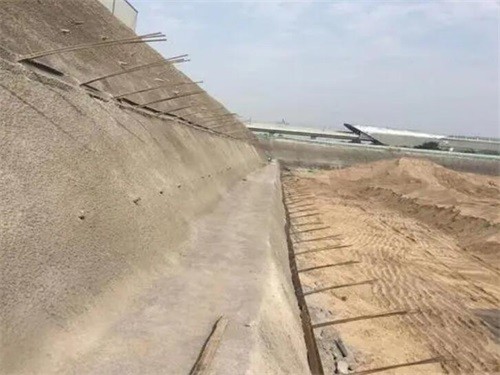 南宁河道边坡加固